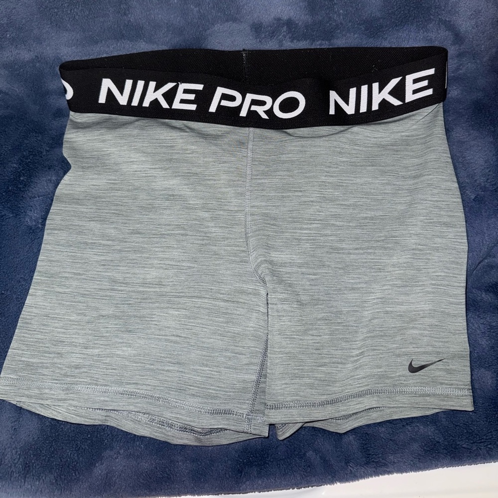 Nike Pro Heather Gray Training Shorts